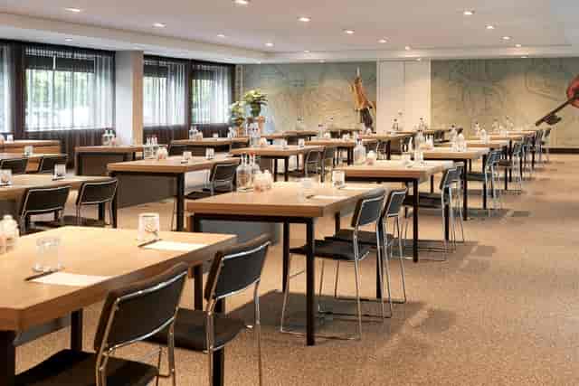 Van der Valk Hotel Antwerpen - image 2