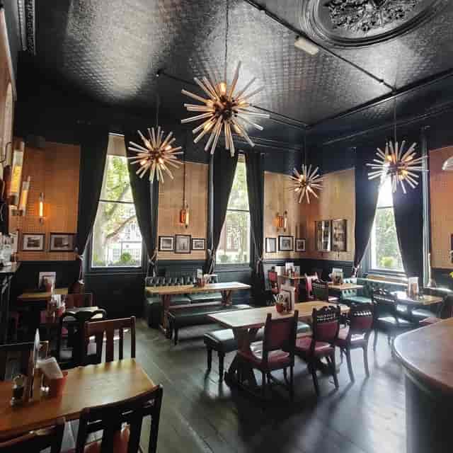 The Crown Tavern - image 3