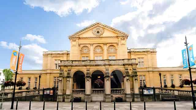 Cheltenham Town Hall - image 3