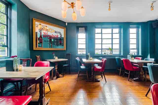 The Carpenters Arms - image 3