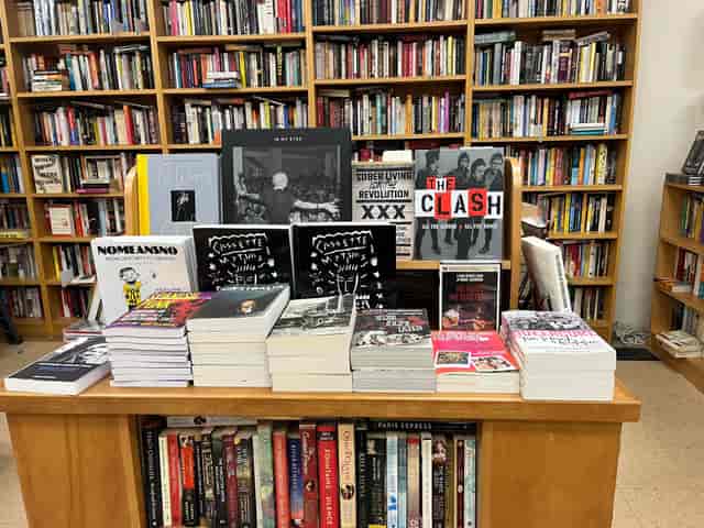 Housmans Bookshop - image 3