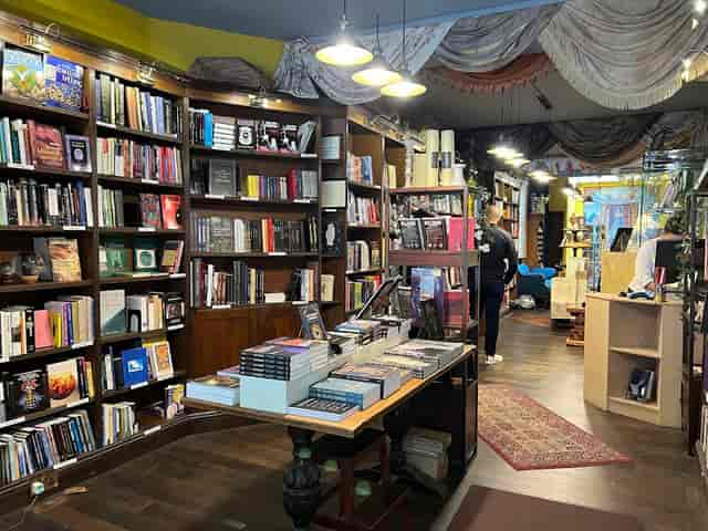 Treadwell's Books - image 3