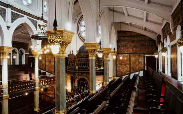 Yeshurun Synagogue - image 2
