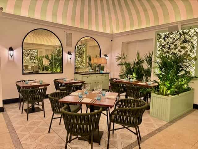Garden Room 
