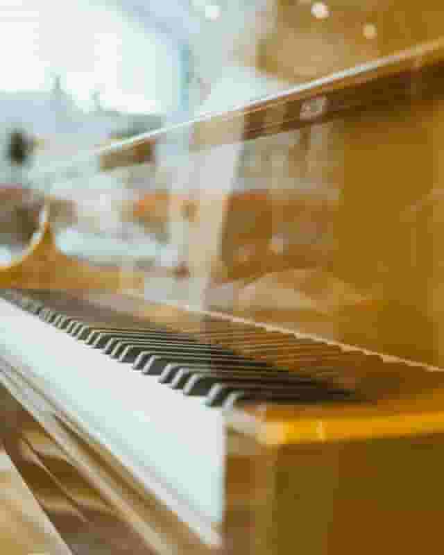Grand Piano Rooms