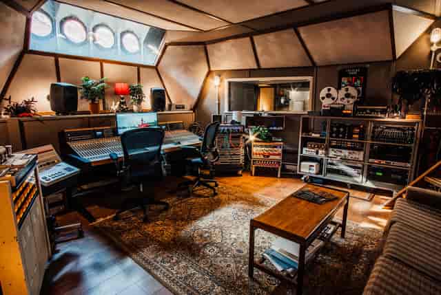 London Piano Studio - image 2