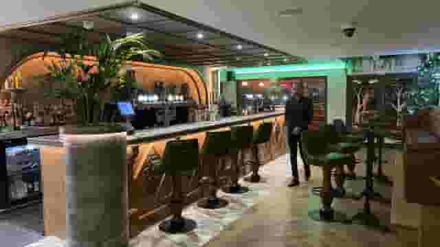 Garden Bar & Restaurant Monton