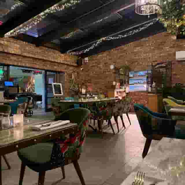 Garden Bar & Restaurant Monton