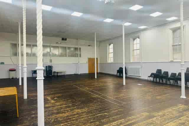 Teddington Baptist Church - image 3