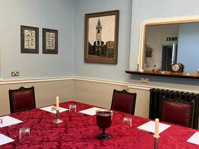 St James Garlickhythe - image 2