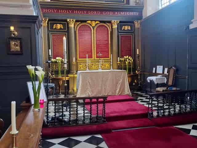 St James Garlickhythe - image 3