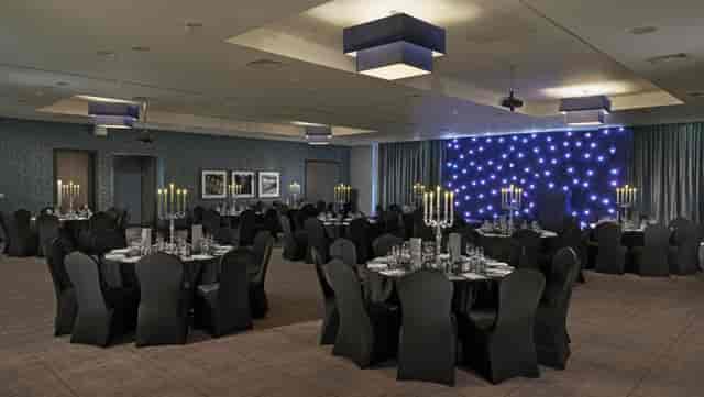 Village Hotel Nottingham - image 3