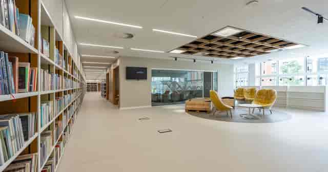 Nottingham Central Library - image 3