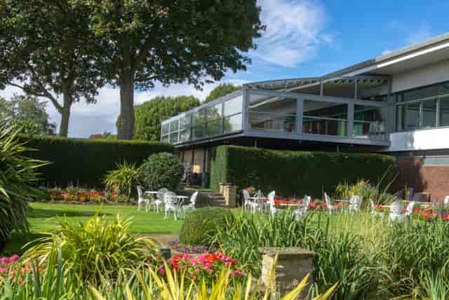 Roehampton Club - image 2