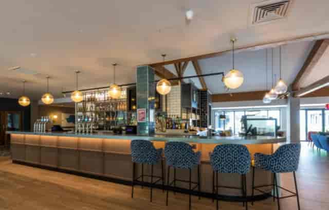 Holiday Inn Cambridge - image 2
