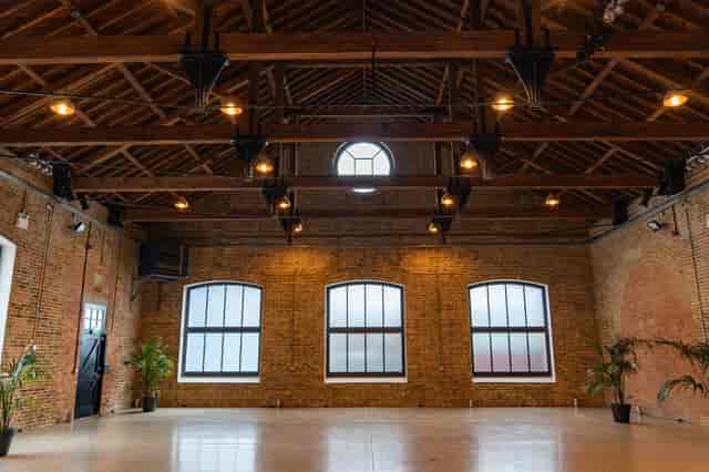 Victorian Exposed Brick Warehouse - image 3