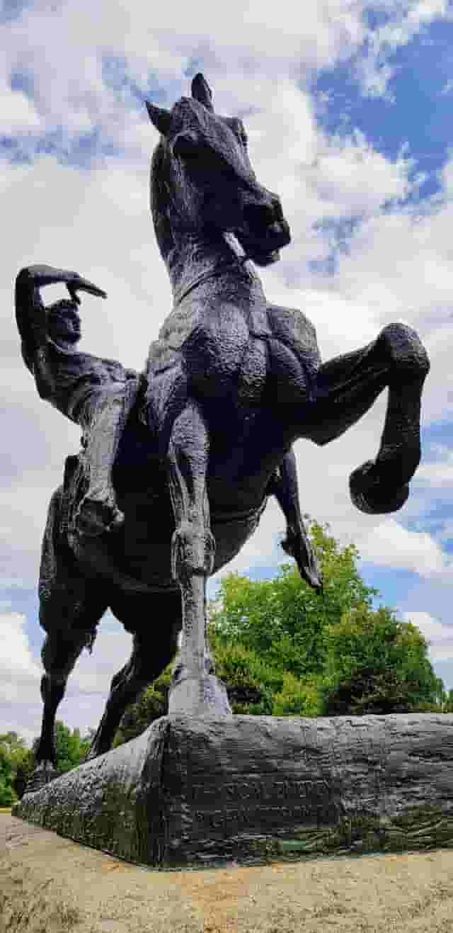 Physical Energy Statue Green
