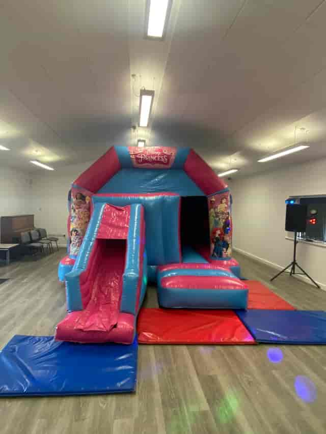 Castle Donington Village Hall - image 3