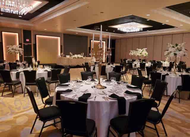 Royal Square Hotel