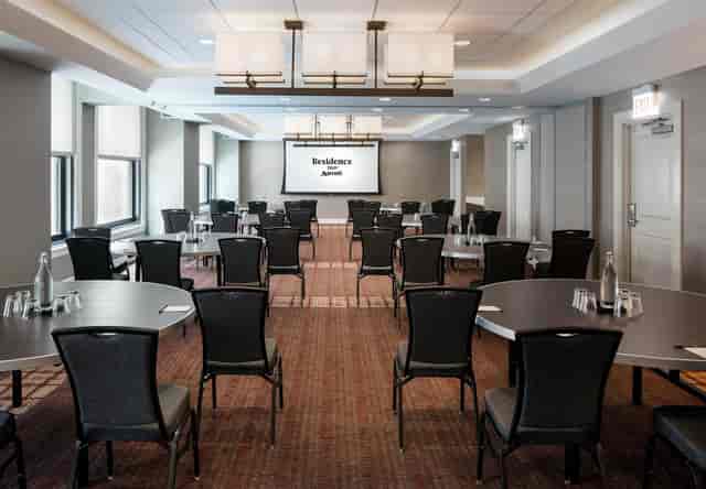 Residence Inn Chicago Downtown/Loop - image 2