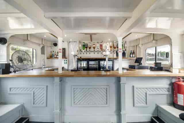 MV Viscount - image 3