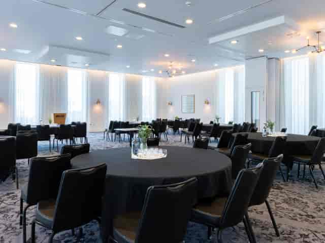 voco Manchester City Centre - image 2