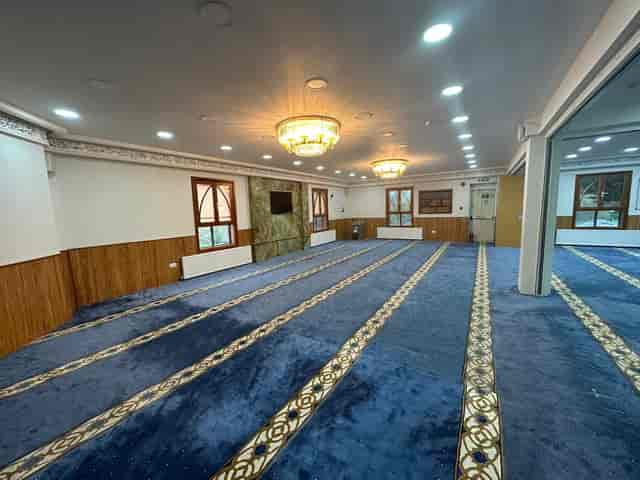 Hounslow Jamia Masjid and Islamic Centre - image 2