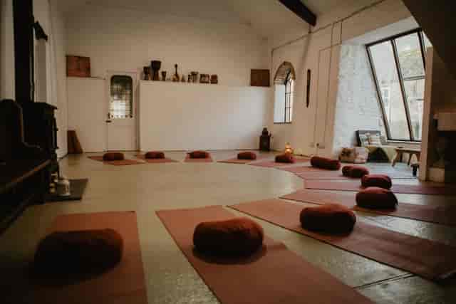 Holwell Holistic Retreat - image 3