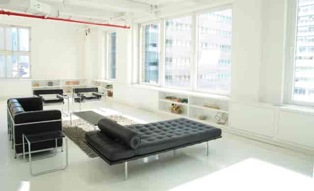 Studio 250 - image 2