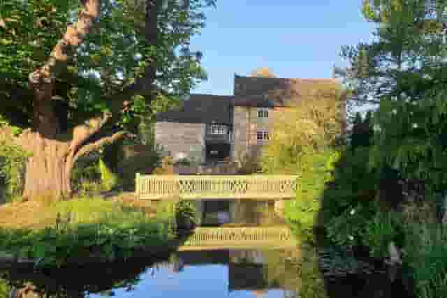Molecey Estates