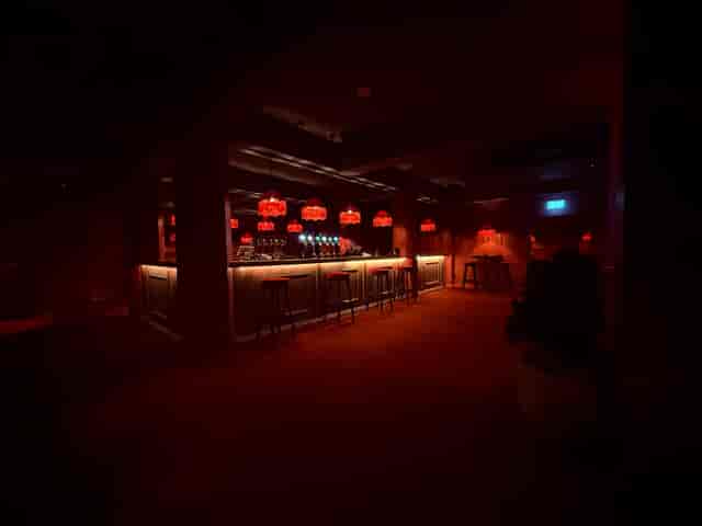 Lounge Bar at The Bear: Atmospheric lighting for intimate networking mixers and evening receptions.