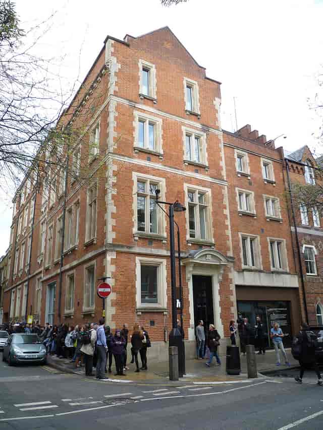 24 Endell Street - image 2