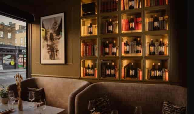 La Bibliothèque venue for intimate private client dinner and corporate boardroom events.