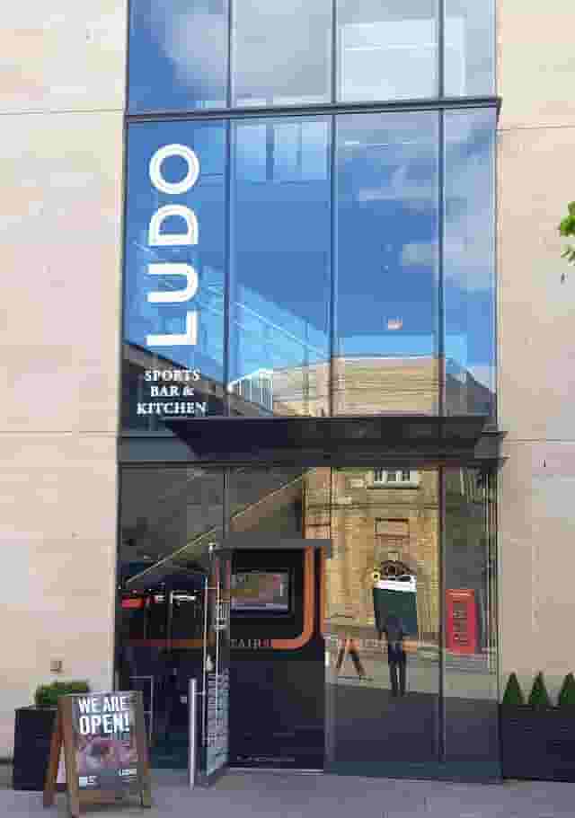 Ludo Bar Bath