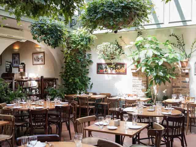 The Hub, Regent's Park greenhouse function space for social events and networking.
