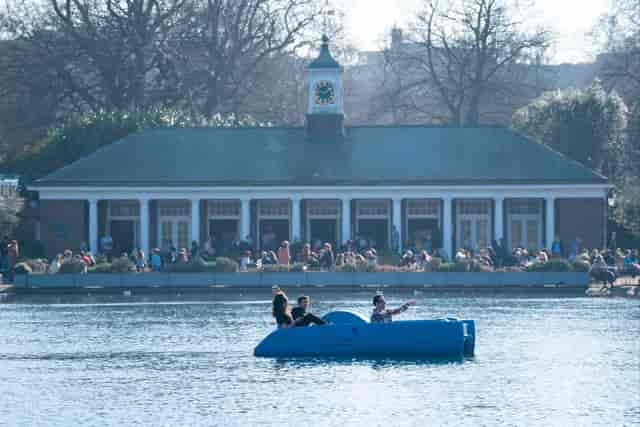 Hyde Park waterfront venue for corporate team building and incentive events.