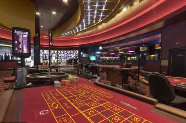 Showbar casino floor at Grosvenor Reading, perfect for corporate gala and networking events.