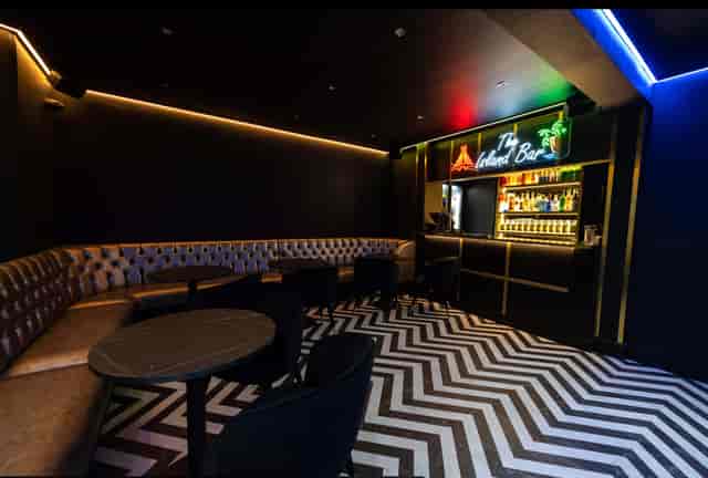 Showbar lounge with ambient lighting for corporate mixers and VIP networking events.