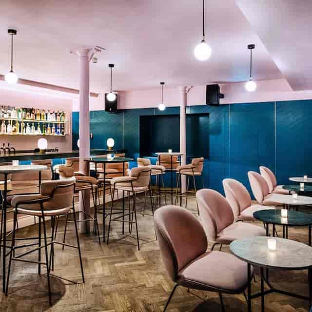 Grind Shoreditch high-end cocktail lounge for networking receptions and stylish client mixers.
