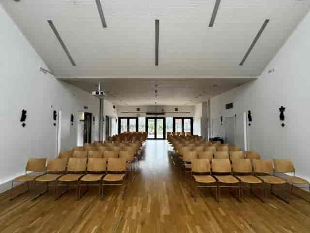 Willow Room theater-style event space, ideal for professional presentations and seminars.