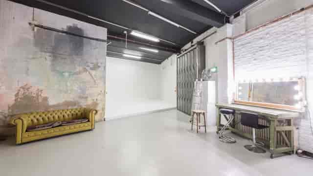 London Performance Studios: Industrial-style creative workshop and media event space.