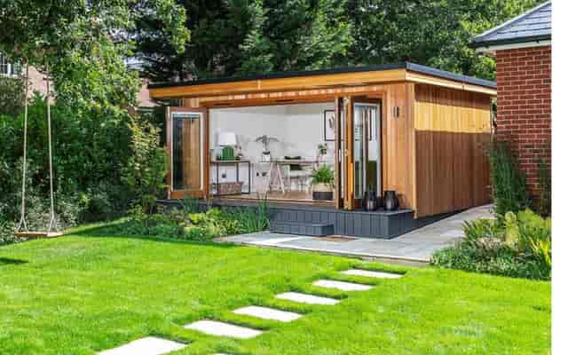 Garden Room at The Mill: bright micro-venue for executive retreats and creative brainstorming.
