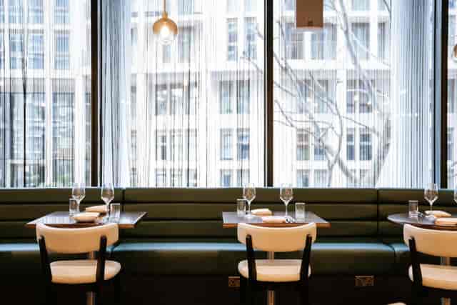 Westminster Bar & Grill: Modern, sunlit VIP space for corporate events and professional networking.