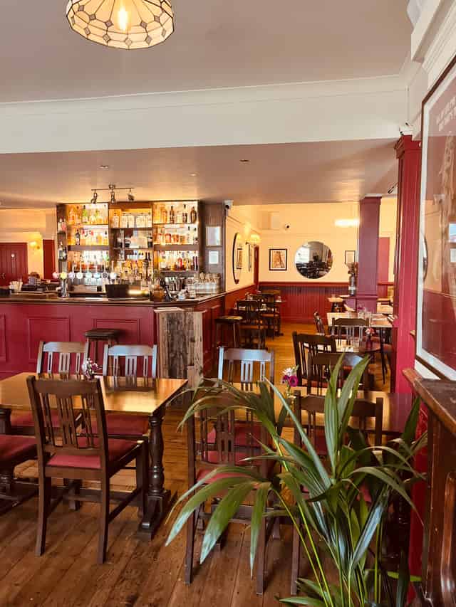 Smaller Area / Bar
