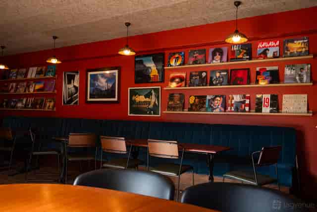 Main Pub booth seating for breakout sessions or networking events.