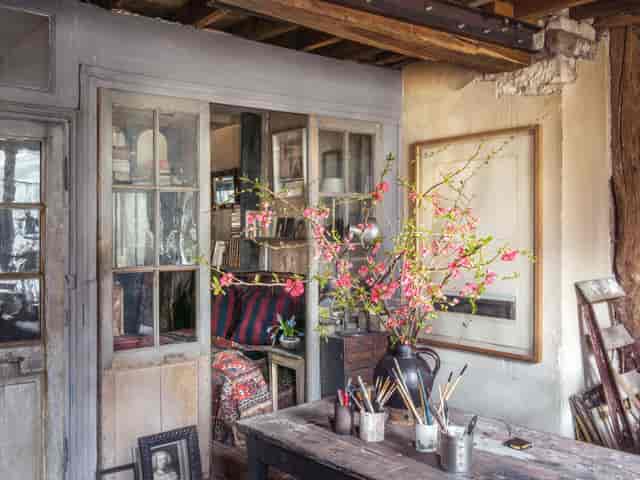Rustic-chic meeting room for boutique events and creative workshops at Paper Garden.