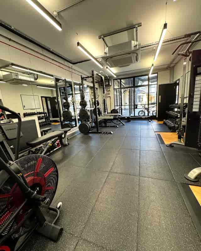 High-end private fitness studio at Oryan Fitness Islington for corporate wellness retreats.