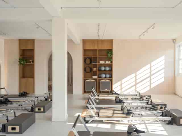 Peacock Yard wellness studio: High-end space for corporate retreats and executive workshops.