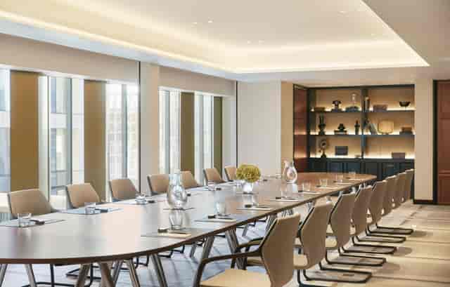 Modern executive boardroom for premium C-suite off-sites and high-stakes corporate meetings.