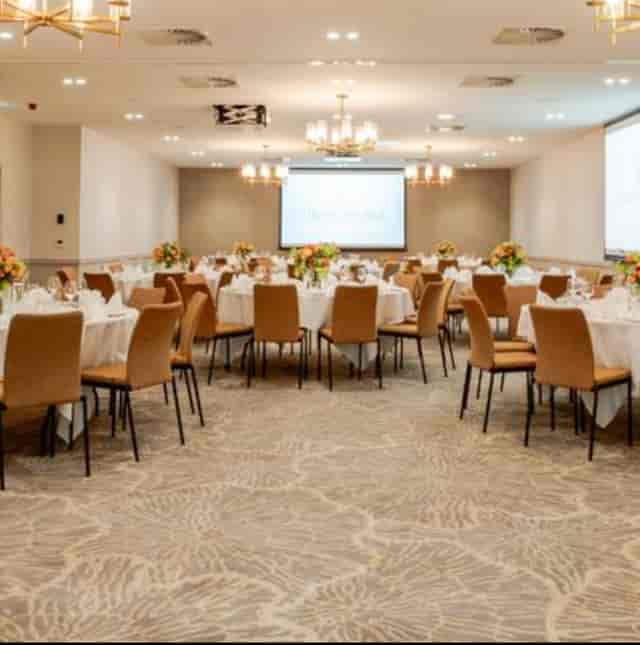 Covent Garden I ballroom banquet setup with round tables for corporate events and social dining.